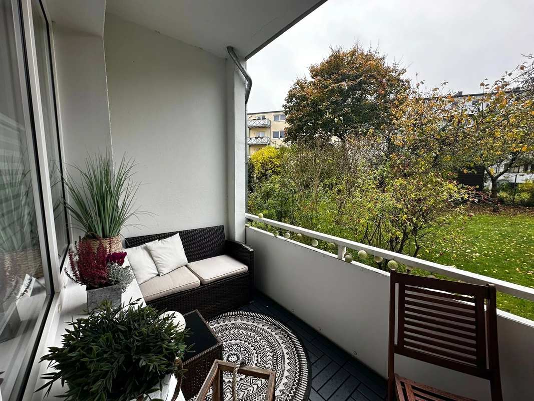 ae211171-339f-49b8-bd57-48e7d4d15443