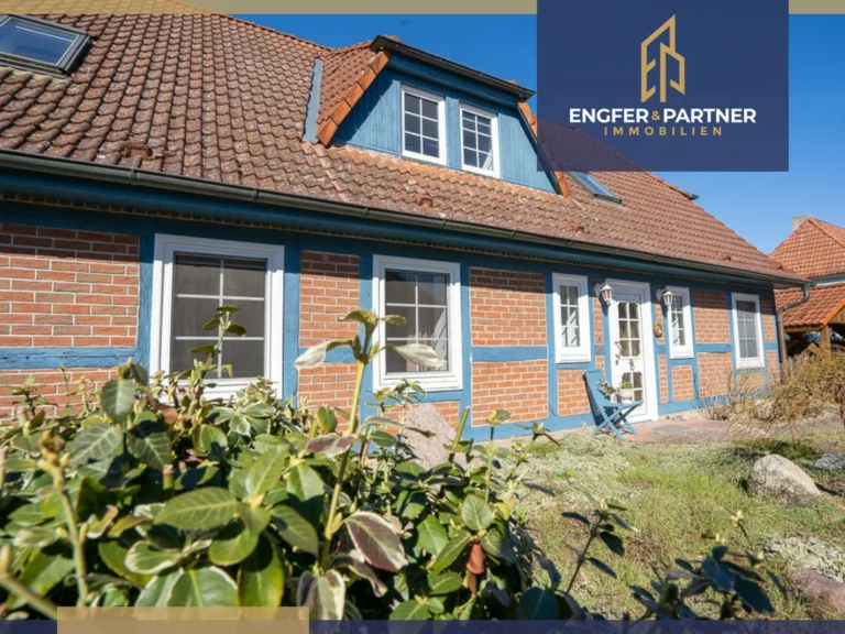 +++ RESERVIERT +++ DHH mit Charme – Fachwerk, Kamin & Sauna auf großzügigem Grundstück