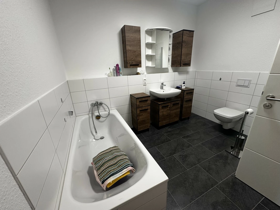 b3ba9537-96a8-4238-831b-200f9bbbaa07