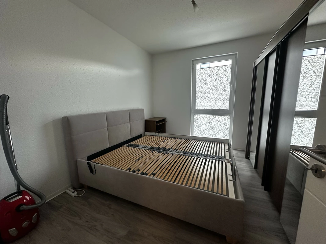 28b67ef3-5165-4d4c-aaaa-1b78fb029581