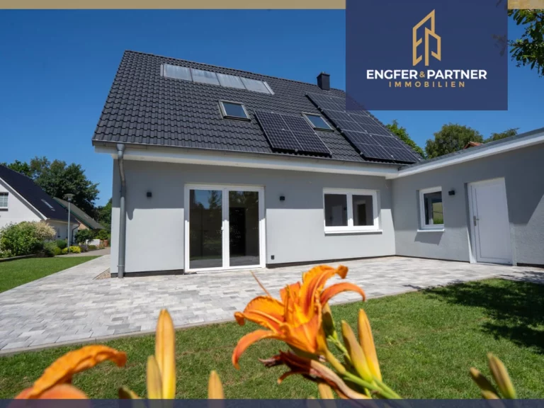 Hochwertig modernisiertes Einfamilienhaus in begehrter Lage – mit Garage, PV-Anlage und zwei Bädern!