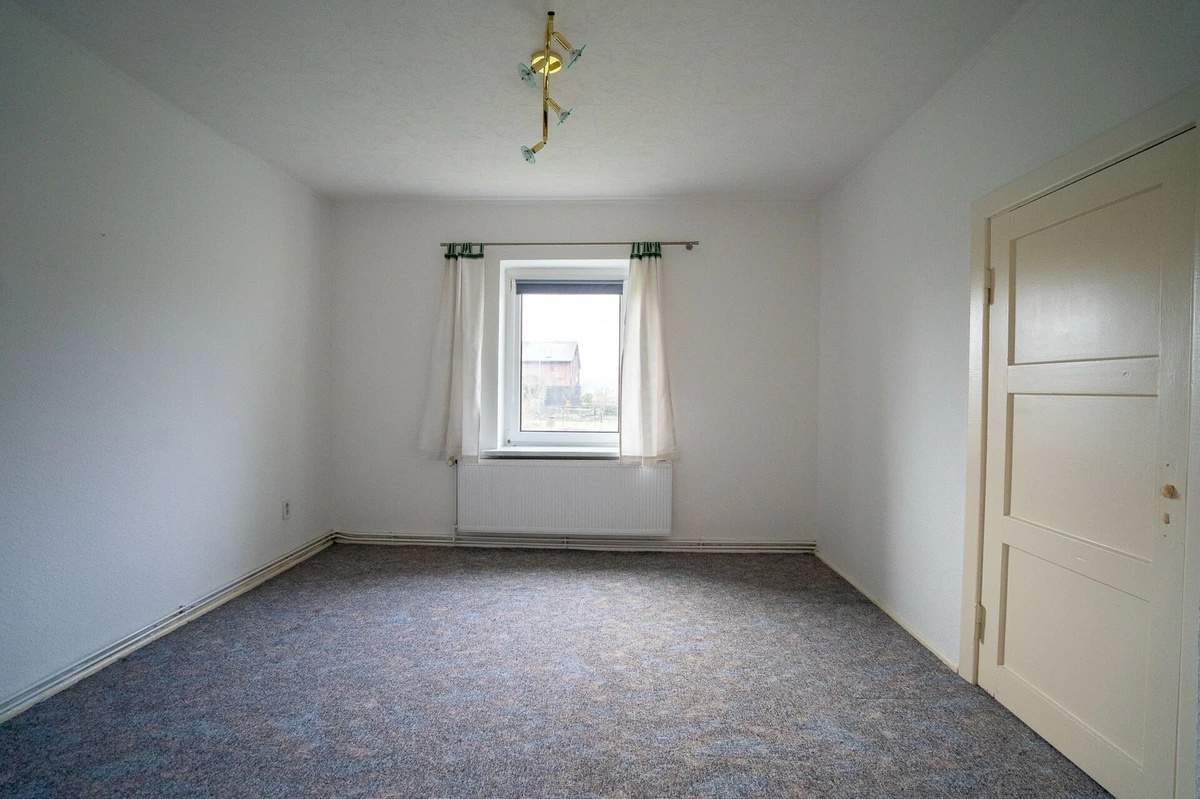 0909e1a4-50f9-4271-93a8-b8103703c3d4