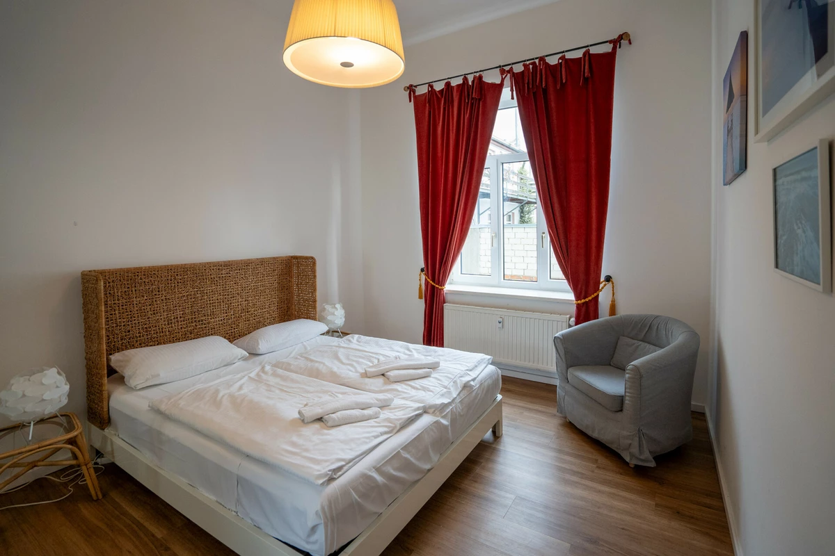 a5575b69-f317-4b83-aa84-6b6a91179e8d