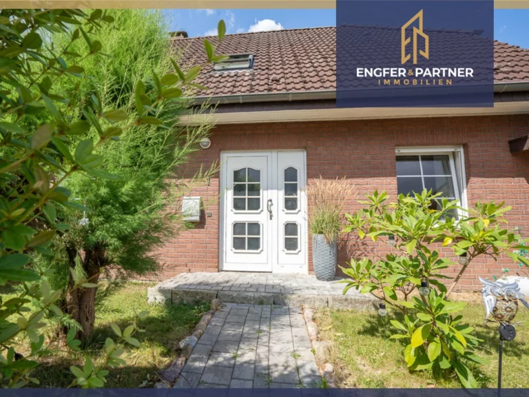 Charmantes Einfamilienhaus auf großem Grundstück am Feldrand mit PV-Anlage!