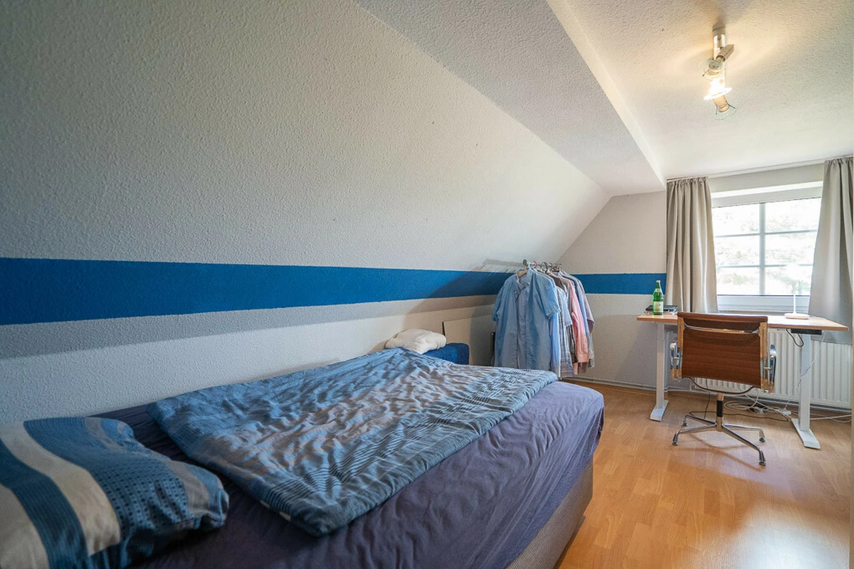 3ca9b33c-e263-4bf5-bf57-b01e660f9cb3