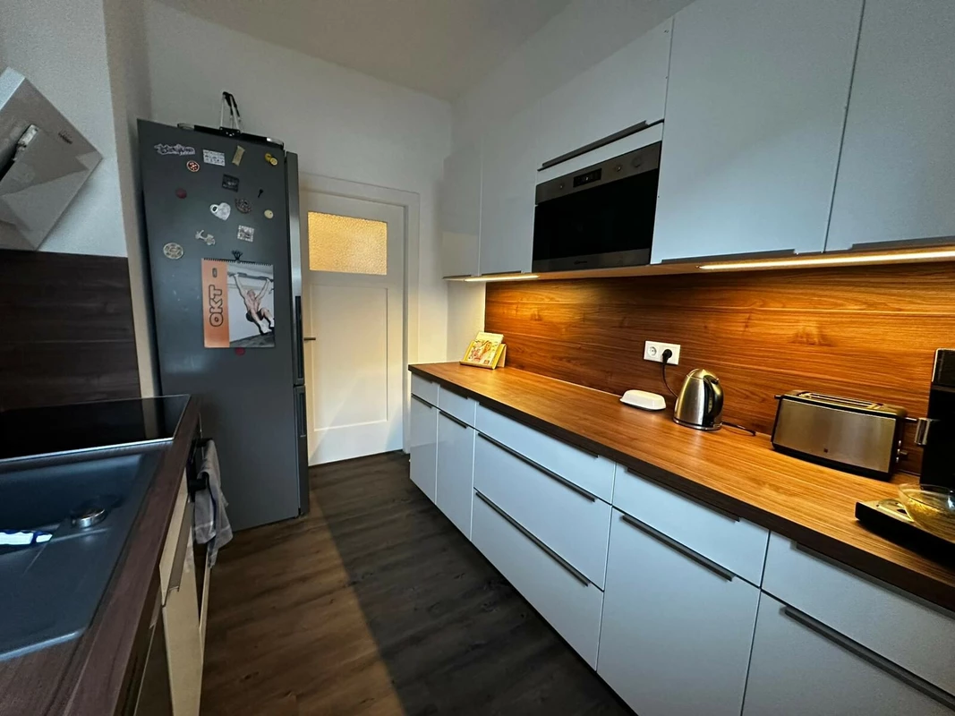 b5ffe9c8-bf65-4e38-a080-d23638fda581