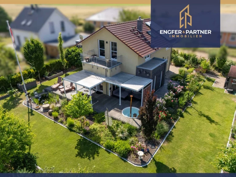 Wellness trifft Wohnkomfort – Neuwertiges EFH mit Vollkeller, Sauna, Smart Home und Traumgarten!