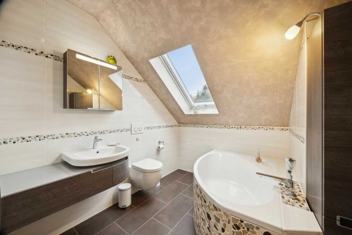 630b6e5d-cb41-4012-af53-dd02db328c1e